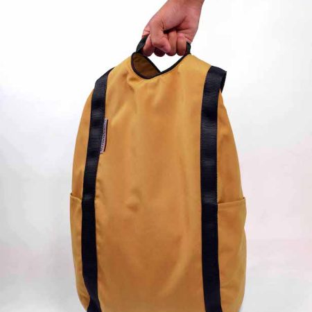 mochila urbanauta mostaza