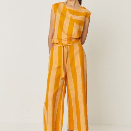 Camisa corta sin mangas de lino y algodón ecológico con cuello redondo y corte recto.