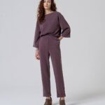 pantalón estilo joguer , modal color arándano