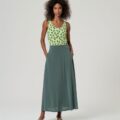 Maxi falda amplia verde botella de tejido fluido de Surkana