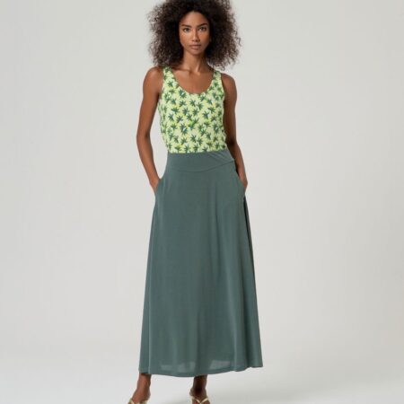 Maxi falda amplia verde botella de tejido fluido de Surkana