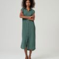 Vestido camisero largo verde botella sin mangas de Surkana en viscosa EcoVero